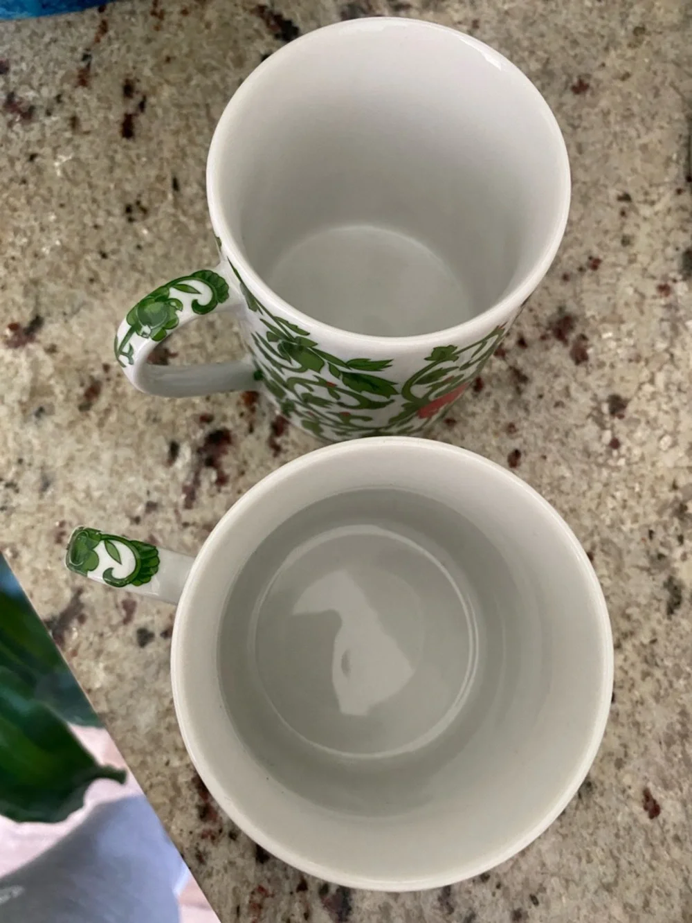 Williams Sonoma Red Floral Green Vines Vintage Mugs